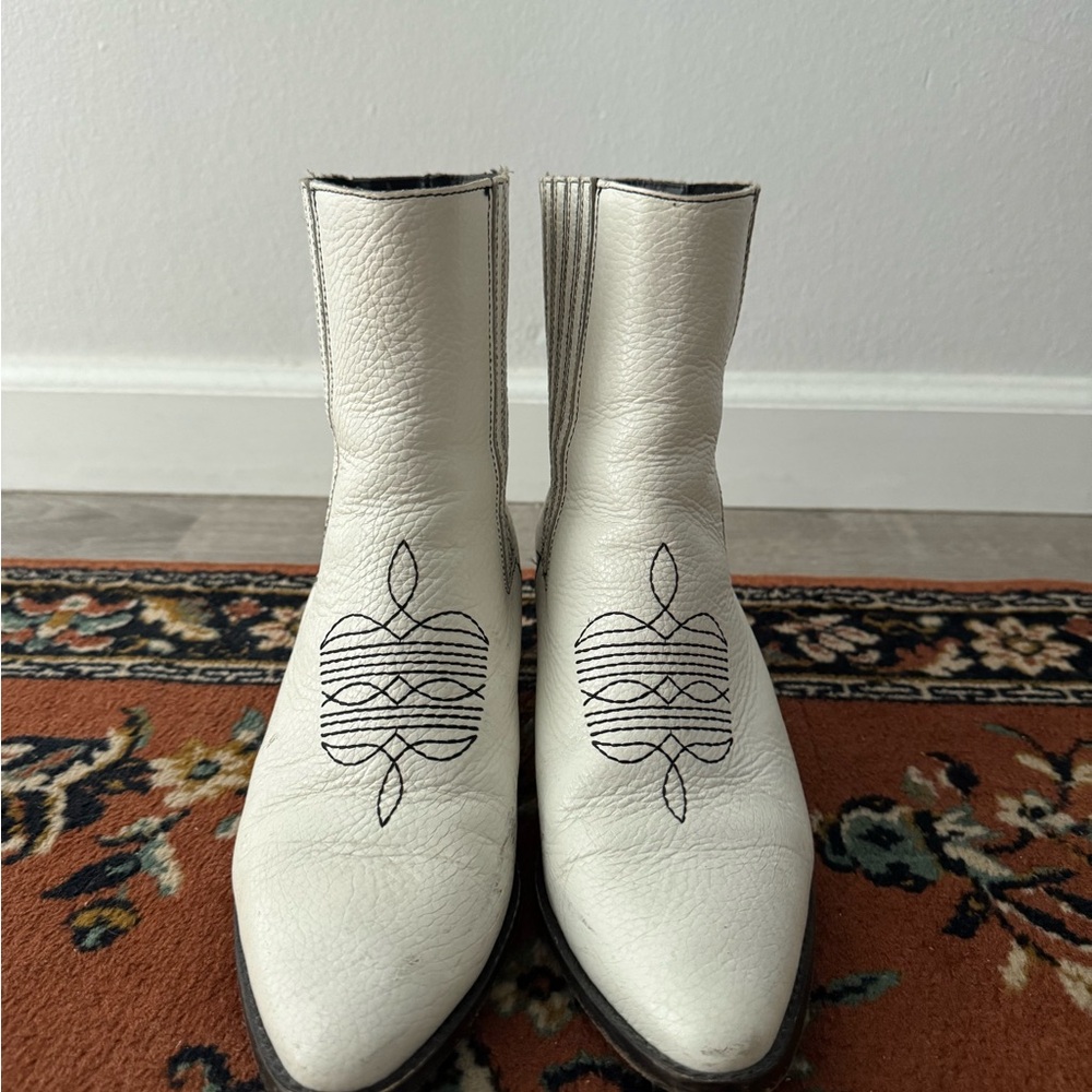 Zadig & Voltaire White Leather Ankle Boots with Black Embroidery
